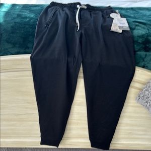 Vuori Black Jogger Sweatpants with Elastic Cuffs